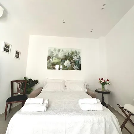 Mamma Lolita Bed & Breakfast
